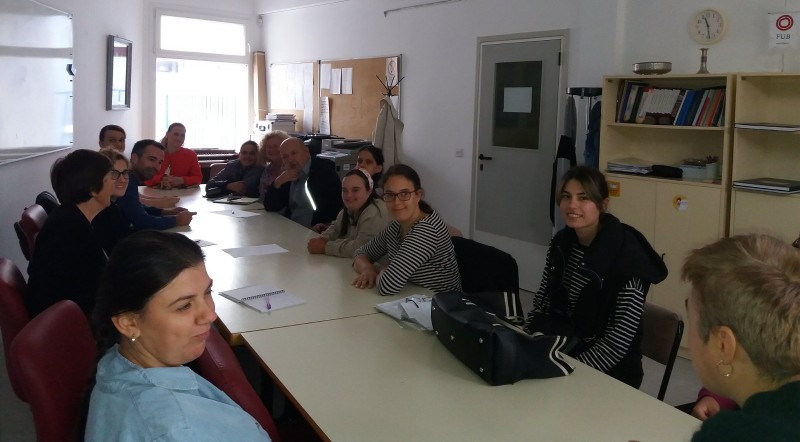 Slika nastala tokom sastanka 04. novembra 2022. godine u prostorijama vodeće organizacije koalicije organizacija osoba s invaliditetom hercegovačk-neretvanskog kantona, udruženju mladih 