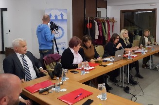 U organizaciji Odbora za inkluzivno obrazovanje Koordinacionog odbora udruženja osoba s invaliditetom Kantona Sarajevo 16. novembra 2022. godine u Sarajevu je održan okrugli sto na temu