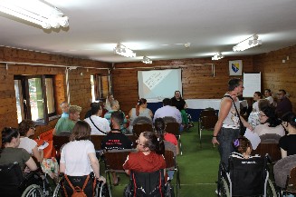 Koalicija organizacija osoba sa invaliditetom Tuzlanskog kantona je u saradnji sa Koalicijom OOSI HNK „Zajedno smo jači“, Koalicijom OOSI regije Doboj i Koordinacionom odborom udruženja KS u periodu od 29.06. do 01.07. 2022. godine organizovala radionica na temu