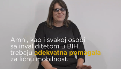 Slika Amne Alispahić povodom priče i videa o pomagalima u pkviru kampanje #PonosniNaSebe, 30. novembar 2016.